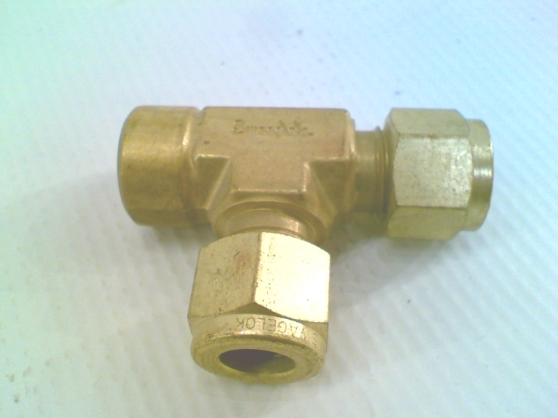 Swagelok B-400-3TFT Brass Tube Fitting, Female Run Tee, 1/4 in