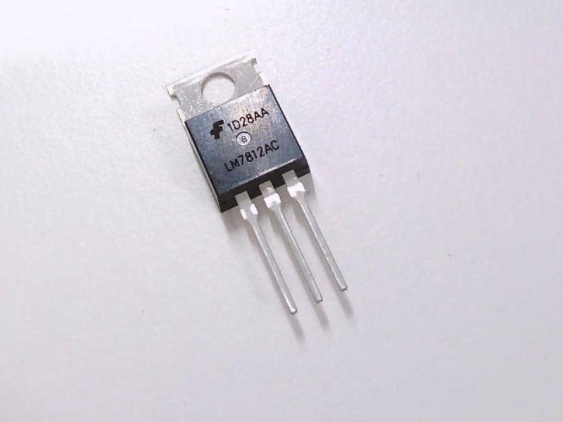 ON SEMICONDUCTOR LM7812ACT