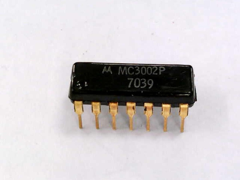 NXP SEMICONDUCTOR MC3002P