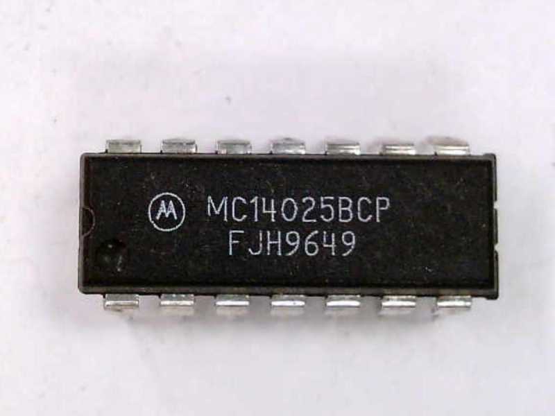 NXP SEMICONDUCTOR MC14025BCP