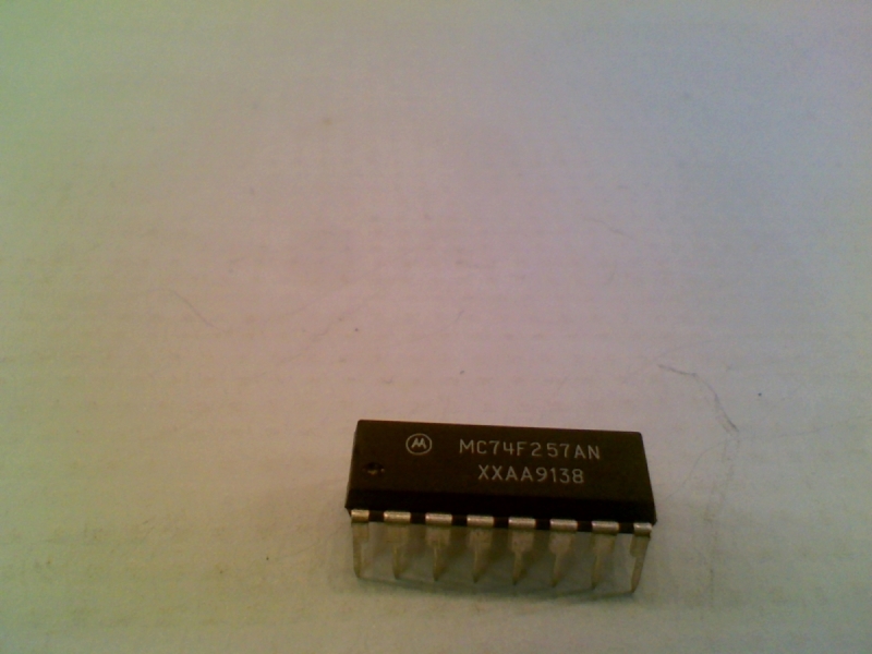 NXP SEMICONDUCTOR MC74F257AN